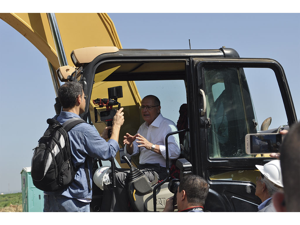 Política - Governador dá início às obras complementares do Corredor 