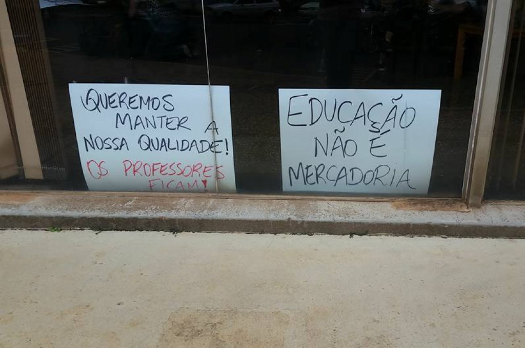 Educação - Unimep: grupo faz ato após anúncio de corte de funcionários