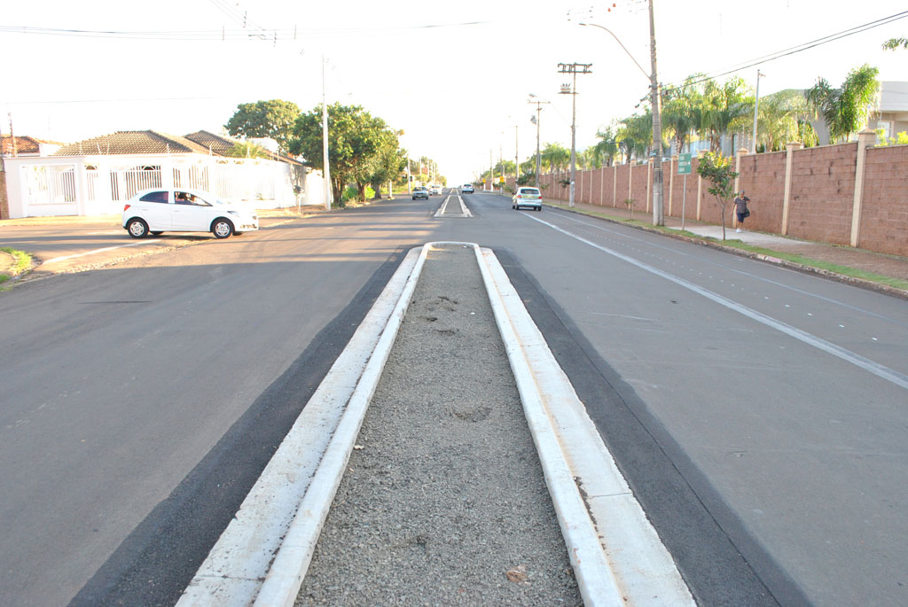 Foto Do Dia - Avenida João Ometto ganha canteiro central