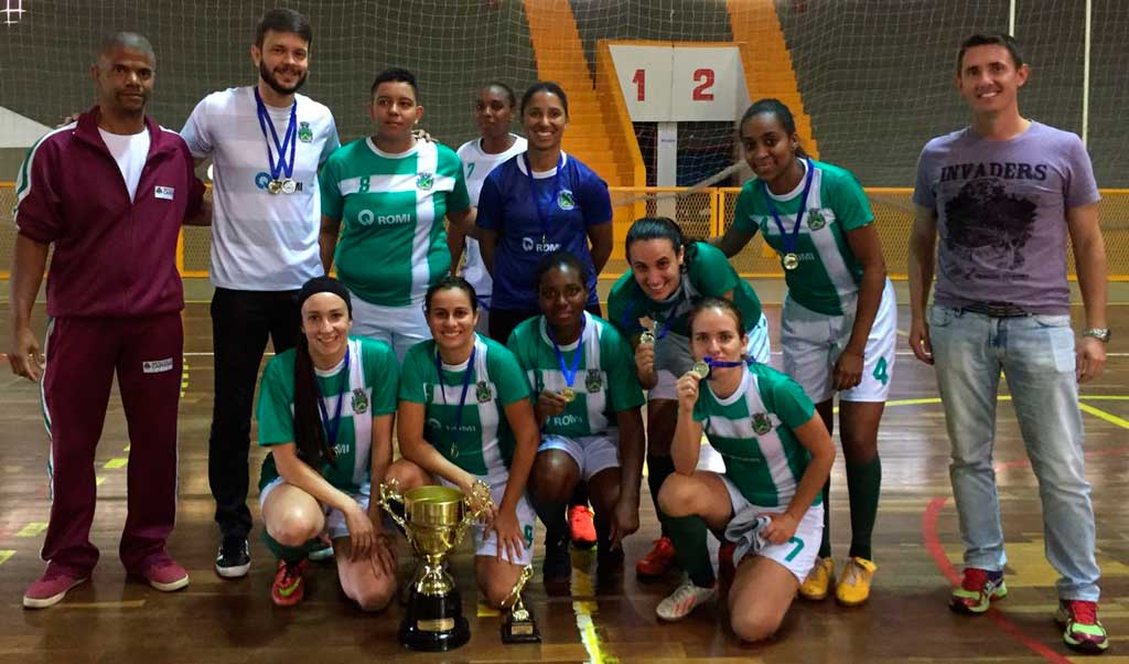 Esporte - Na final barbarense, goleada do time adulto