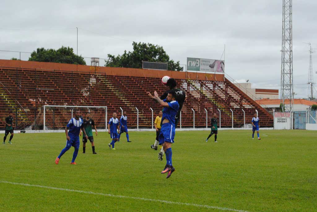 Esporte - União sofre gol no final e perde para Rio Claro - 3x2