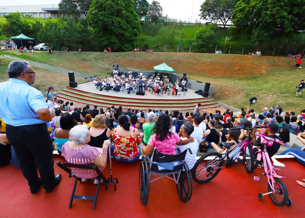  - Celebração dos 6 anos do Parque dos Jacarandás reúne famílias e turistas