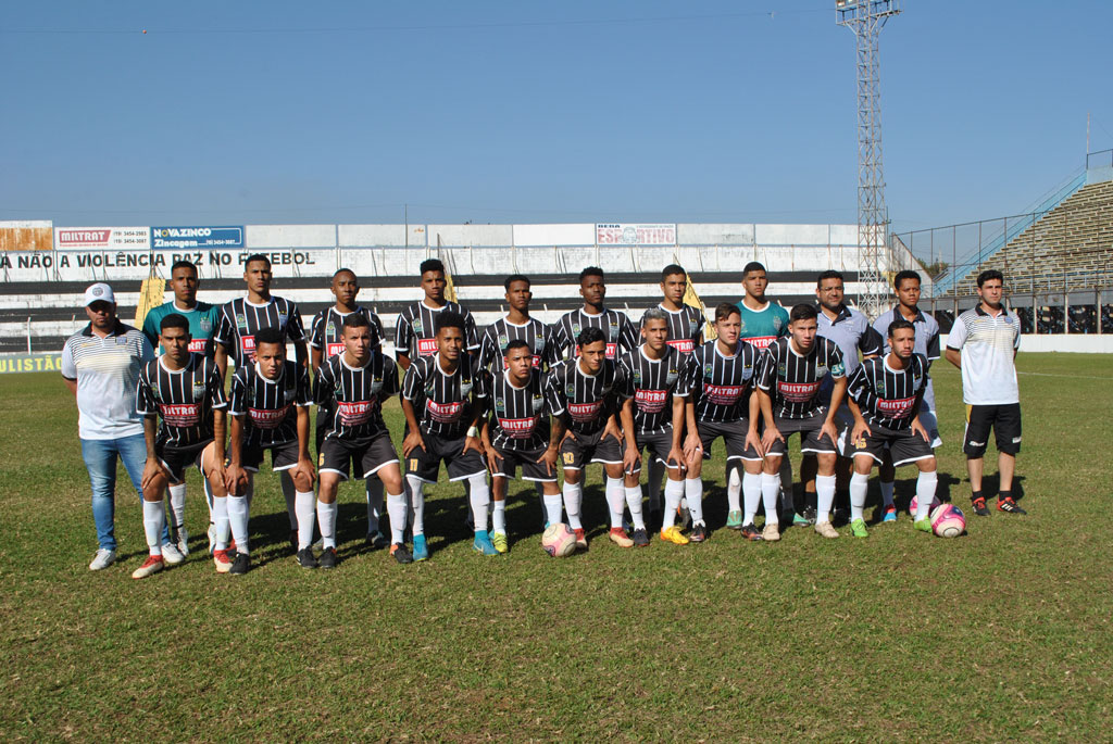 Esporte - Futebol: União vence e se classifica