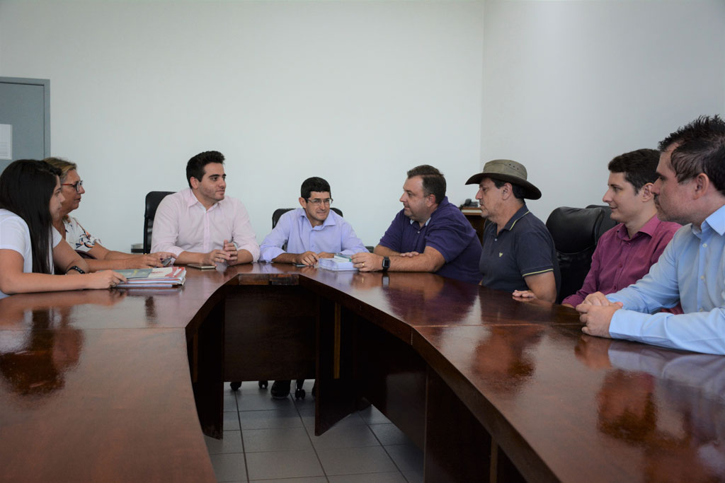Política - Legislativo barbarense recebe visita de representantes da Câmara de Aguaí