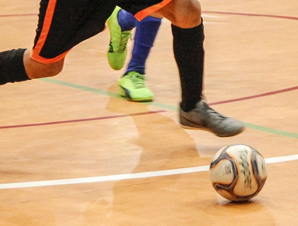 Esporte - Começa fase de semifinais do futsal de base