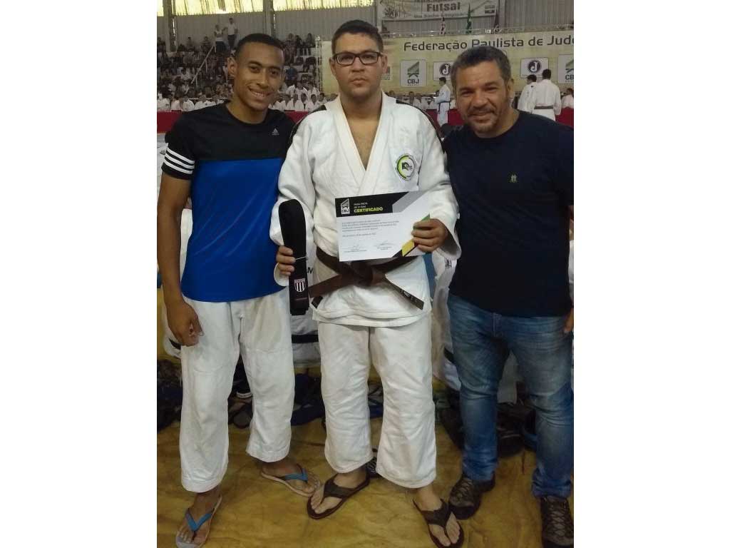 Esporte - Judoca conquista faixa preta 