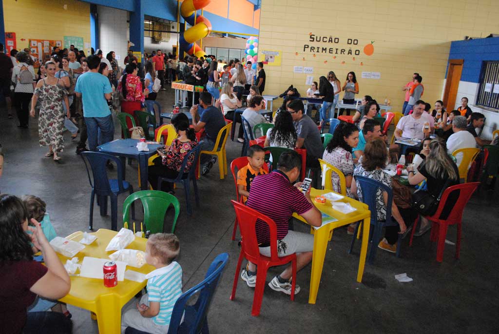 Educação - Pais, familiares e comunidade prestigiam “Mostra Pilares”