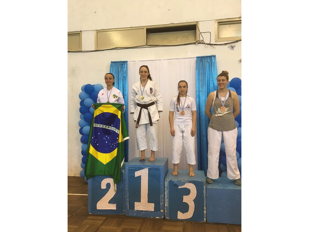 Esporte - Karatê: Rafaela e Guilherme conquistam medalhas no Uruguai