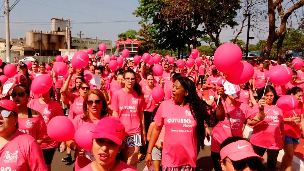 Cidades - Caminhada Rede Rosa reúne mais de 500 pessoas