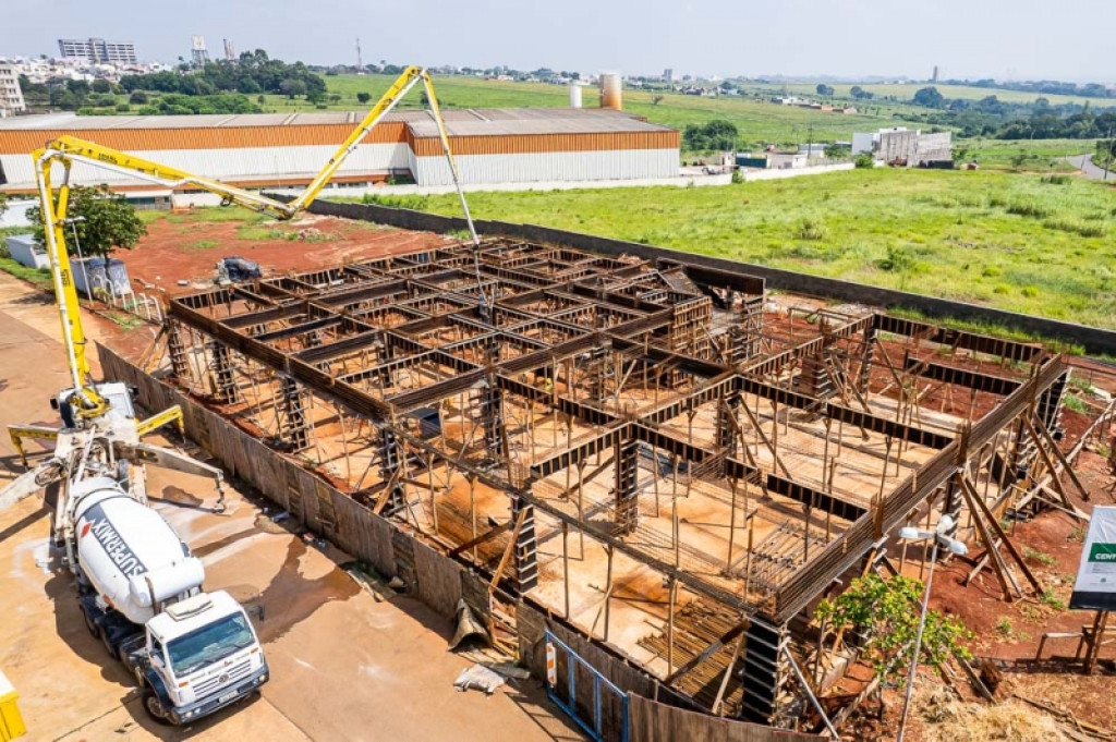 Cidades - Concretagem é executada na obra do complexo “Cidade Saúde”