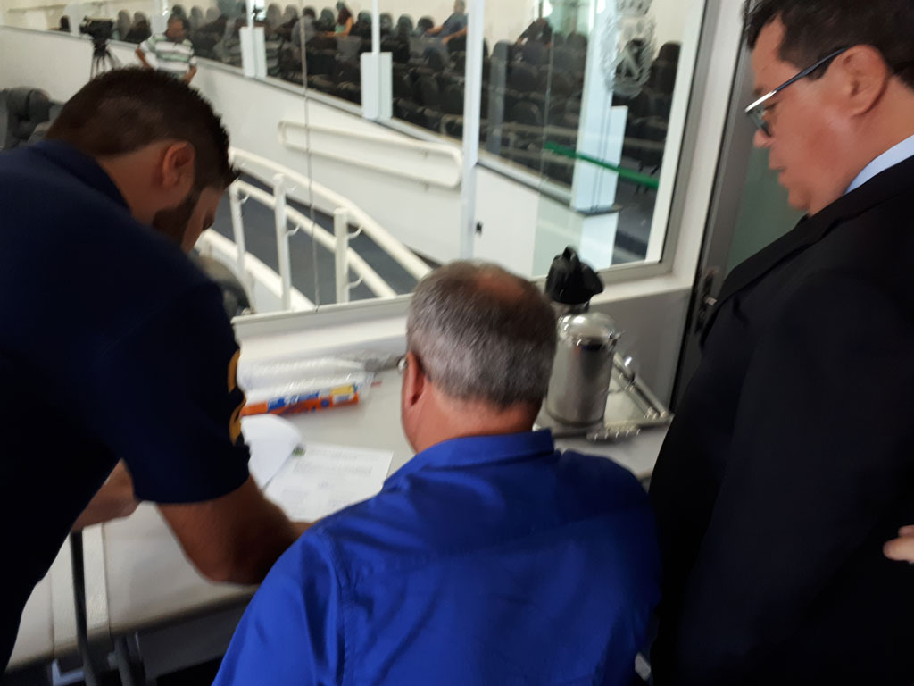 Política - Pagamento: Vereadores propõem a criação de CEI 