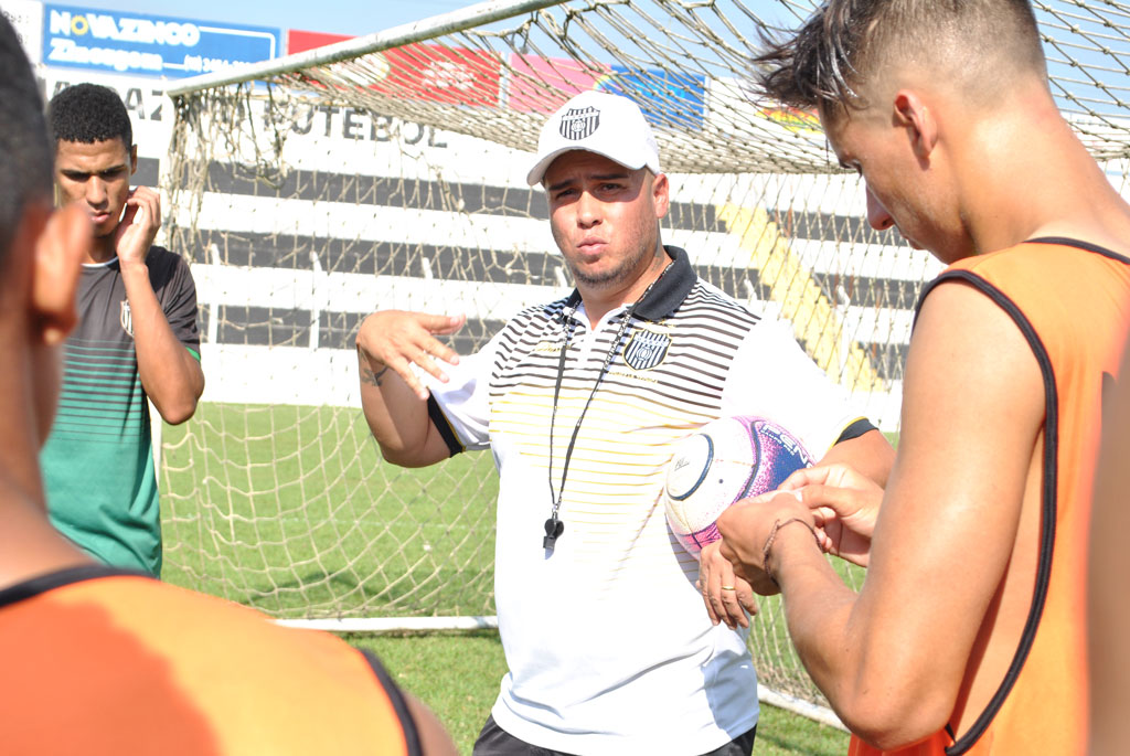 Esporte - Leãozinho vai para cima da Ferrinha 