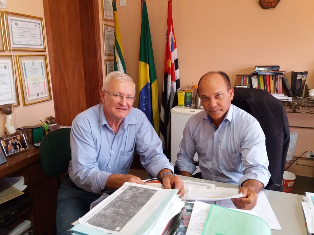 Política - Claudio Peressim cobra reforço da segurança em diferentes bairros 