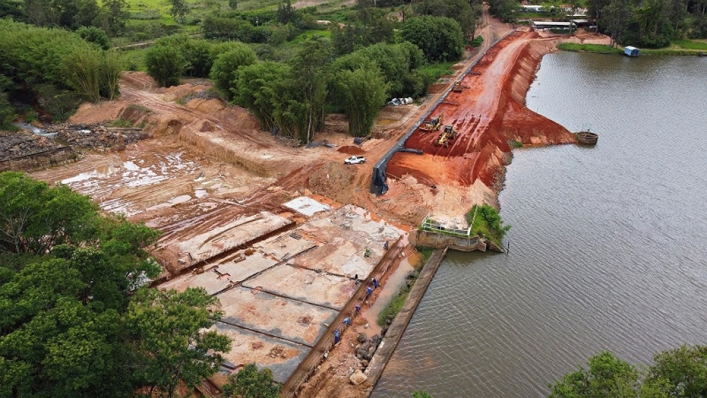 Cidades - Obra da nova represa avança em Santa Bárbara