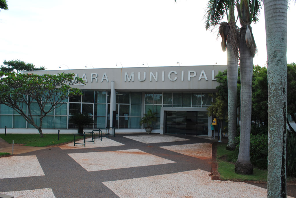 Política - TCE aprova contas da Câmara de SB de 2016