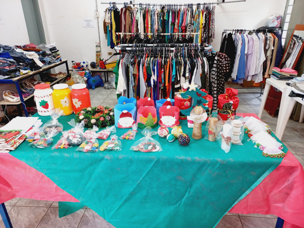  - Apae de SB realiza Bazar de Natal