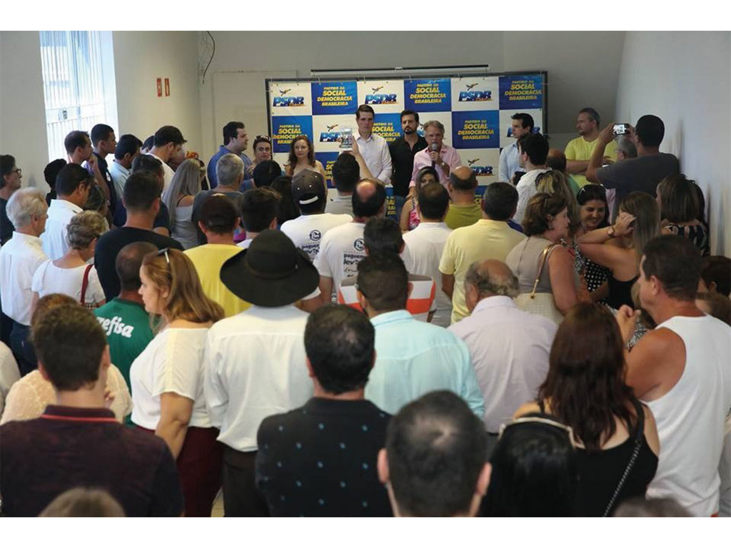 Política - Cauê e Macris comemoram vitória de João Doria