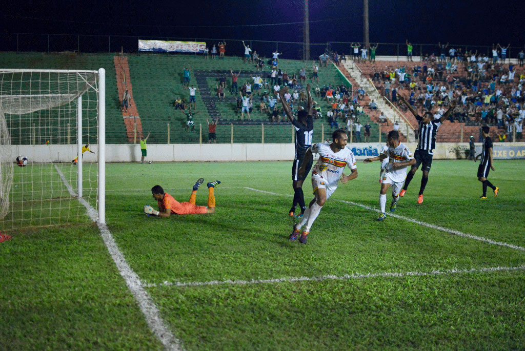 Esporte - União perde em Barretos