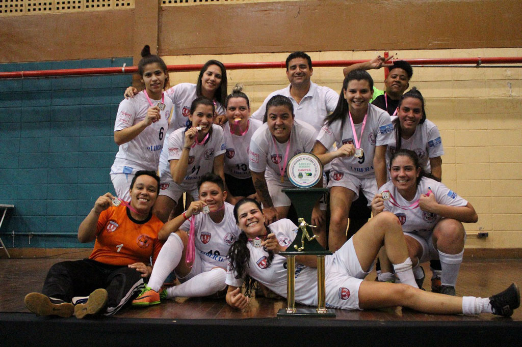 Esporte - Legendárias vencem nos pênaltis o futsal feminino