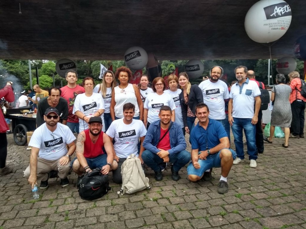 Educação - Professores protestam em São Paulo e greve afeta aulas em SB 