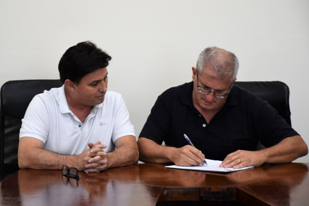 Cidades - Presidente da Câmara promulga   cinco leis municipais