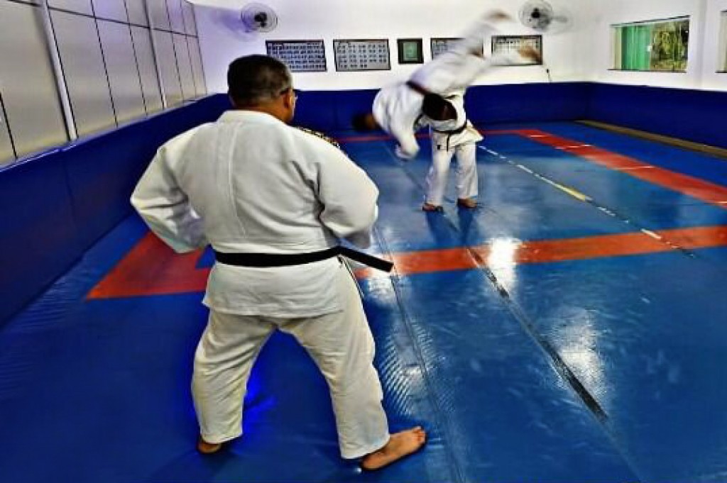 Esporte - Judocas de Santa Bárbara conquistam faixa preta da modalidade