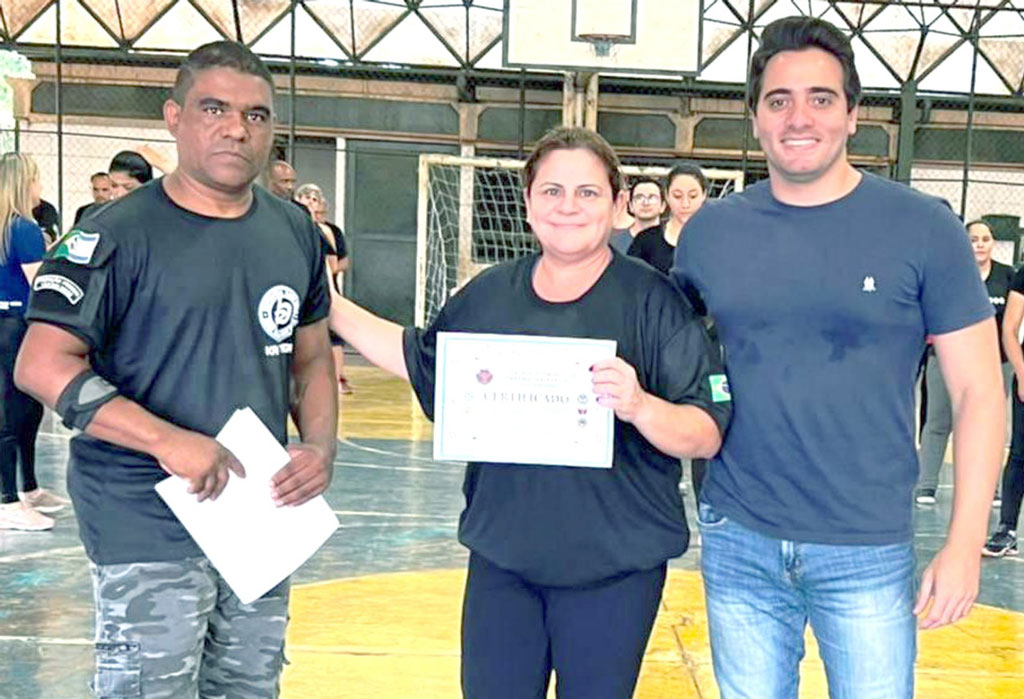 Foto Do Dia - Entrega de certificado