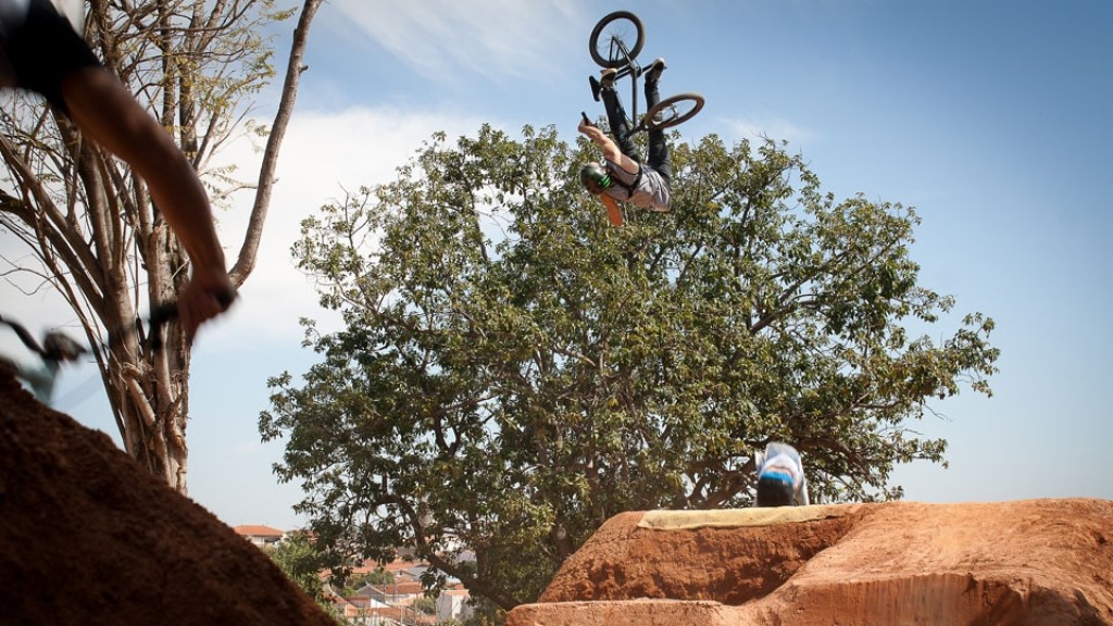 Esporte - Evento de BMX domingo no Parque dos  Jacarandas