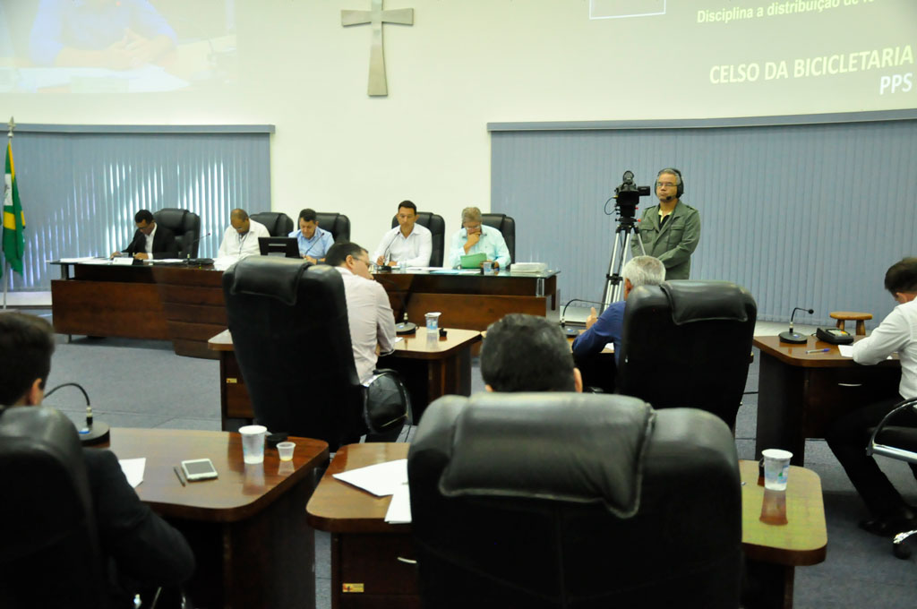 Política - Vereadores aprovam um projeto e rejeitam parecer contrário na 16ª RO