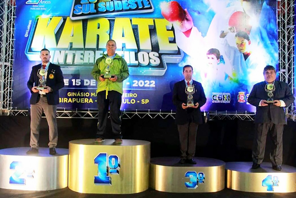 Esportes 1 - Karatê, Kickboxing e Judô de Santa Bárbara conquistam nove medalhas em competições estaduais