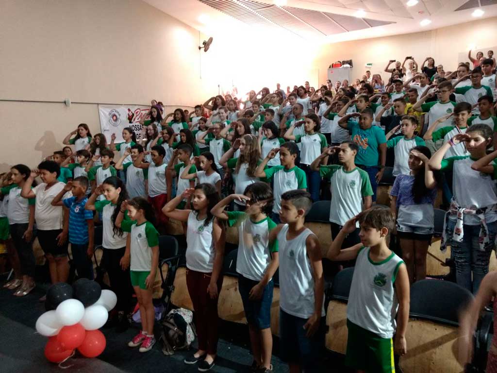 Educação - Alunos de sete unidades se formam no PROERD