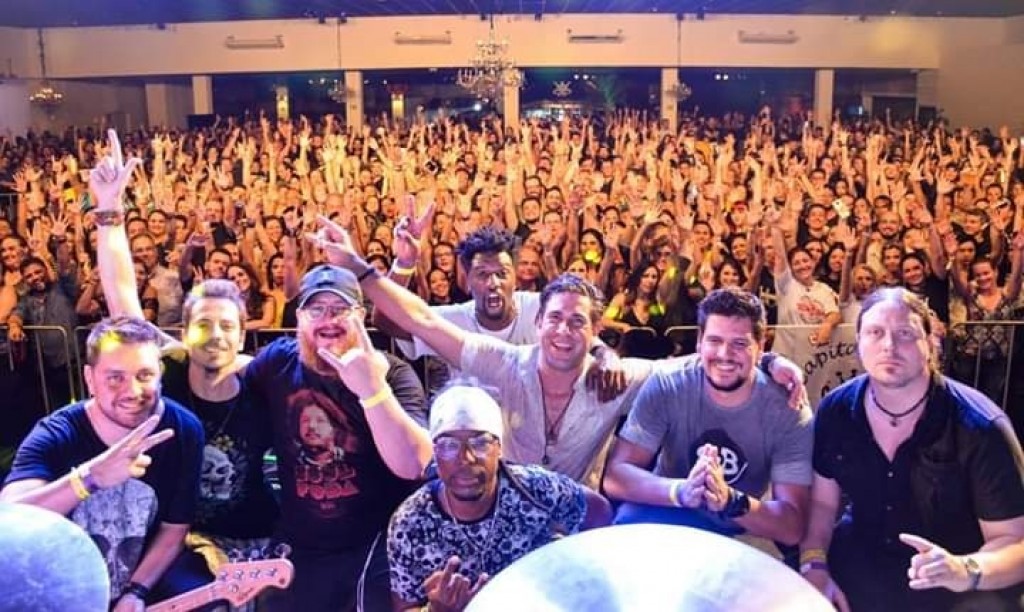 Cultura - Banda Bleck a Bamba faz show em plena Avenida Paulista neste domingo