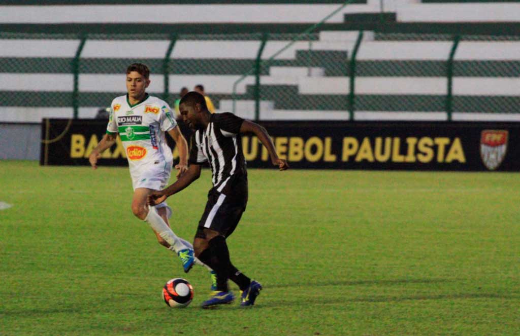 Esporte - Com falha de Vitor, União perde em Batatais - 1x0