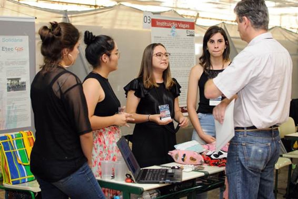 Educação - Etec SB irá apresentar hoje dez projetos na Fetec