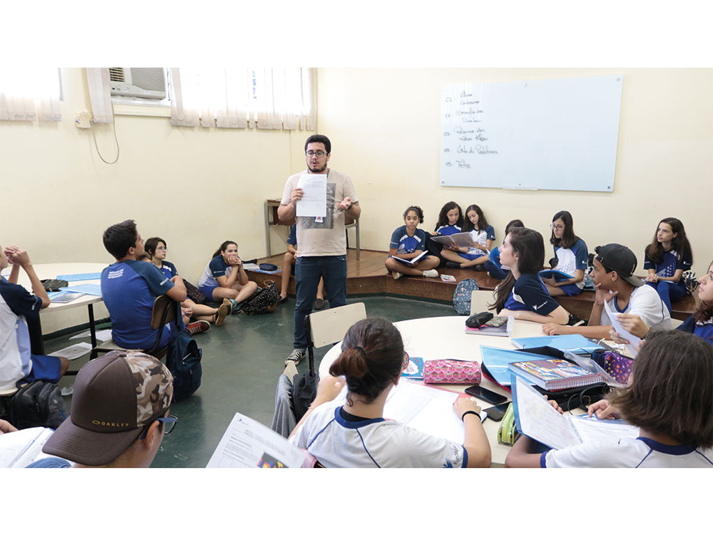 Educação - Alunos do Núcleo de Educação Integrada conhecem a Khan Academy 