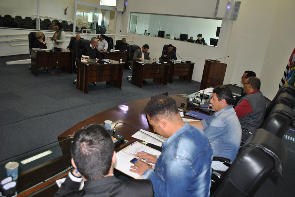 Política - Aprovada alteração na lei que autoriza Prefeitura financiar recursos para recape