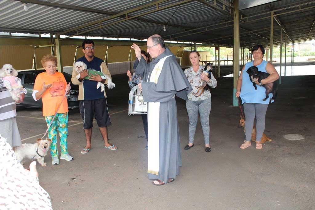 Foto Do Dia - Bênção dos animais na Paróquia S. Francisco