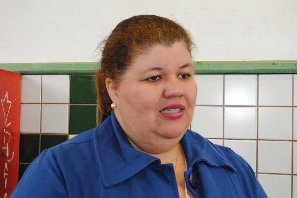 Política - Vereadores apreciam um projeto e discutem SUS com secretária de saúde 