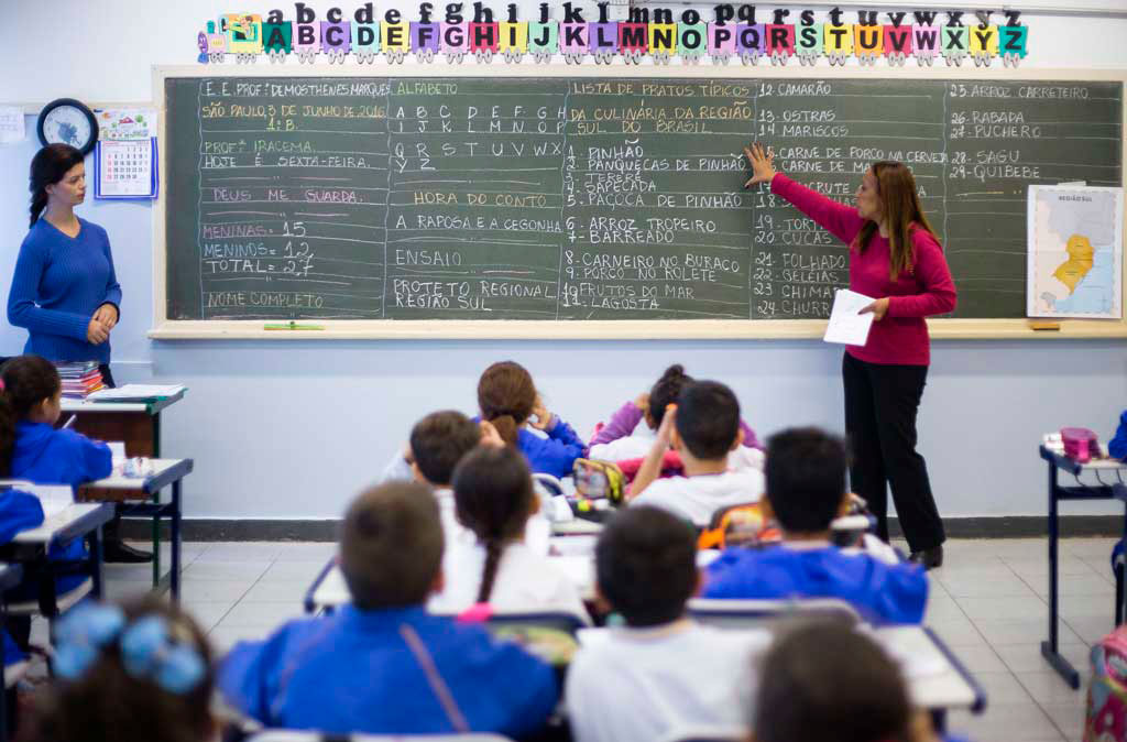 Educação - Termina hoje o prazo de pedido de transferência de alunos 