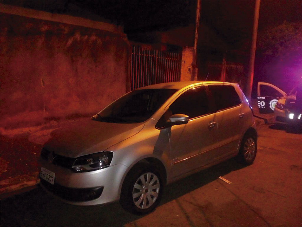 Esporte - Carro furtado na zona leste localizado no Santa Rita