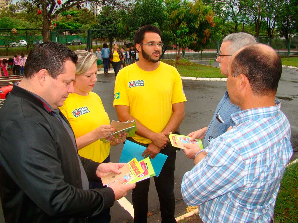 Política - Deputado Sardelli visita a Cidade Mirim 