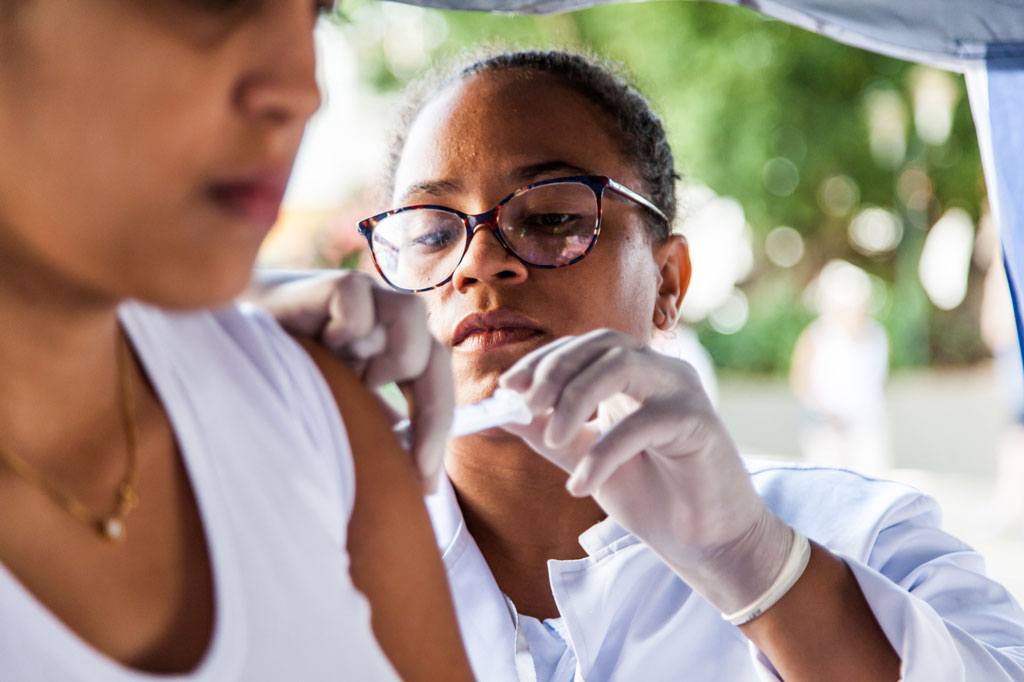 Saúde - Dia D da Campanha de Vacinação contra a gripe imuniza 2,5 mil pessoas